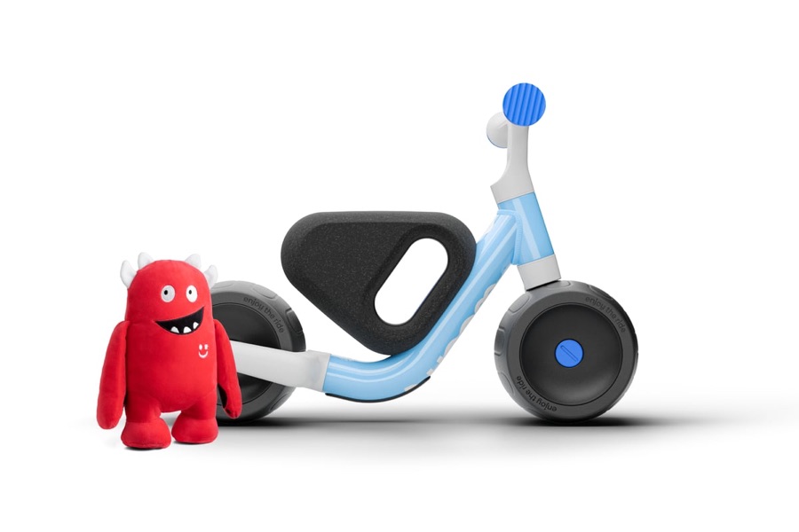 woom WOW self-balancing bike